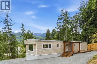 $0 strata fee in this bare land strata. Move in ready with peace of mind knowing all the improvement...