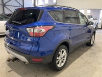 Le Ford Escape 2017 SE AWD CAMER RECUL A/C CRUISE BLUETOOTH offert chez AutoStudio 72 à Mirabel prés... (image 1)