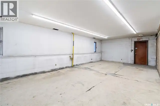 568 18th STREET E Prince Albert, Saskatchewan in Commercial & Office Space for Sale in Prince Albert - Image 17