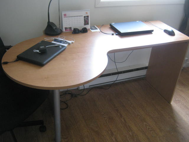 Table bureau de travail, en mélanine, démontable, à Stoneham dans Bureaux  à Ville de Québec