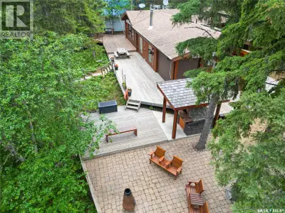 Truly must be seen to be appreciated! Nestled onto the peacefully serene shores of Fur Lakes awaits...