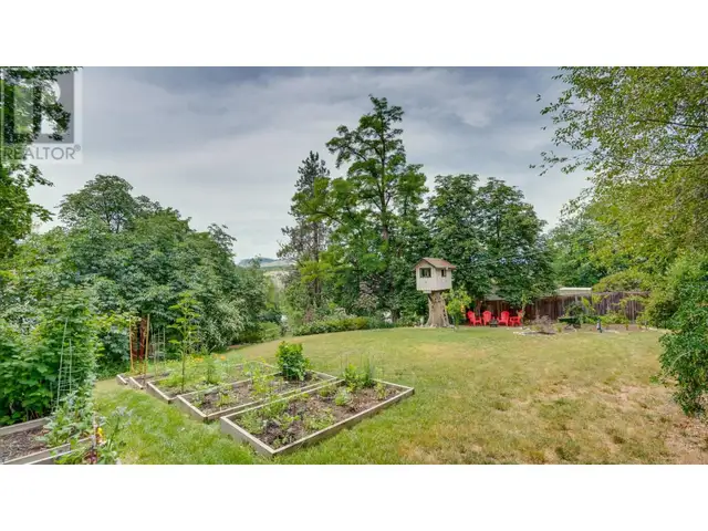 2302 23 Avenue Vernon, British Columbia in Houses for Sale in Vernon - Image 41