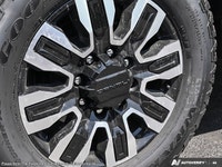 This GMC Sierra 2500HD boasts a powerful engine powering this Automatic transmission. *You Can't Bea... (image 7)
