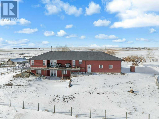 183065 Range Road 231 Rural Vulcan County, Alberta in Houses for Sale in Calgary - Image 2