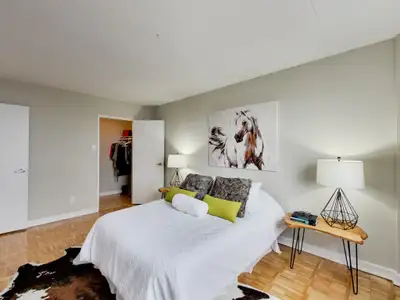 2150 Bromsgrove Road, Mississauga, ON Southdown Rd. & Royal Windsor Dr. Available Unit: 1 Bedroom -...