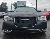 2018 Chrysler 300 Touring AWD Luxury, Comfort & Confidence Year-Round Experience premium comfort wit... (image 9)