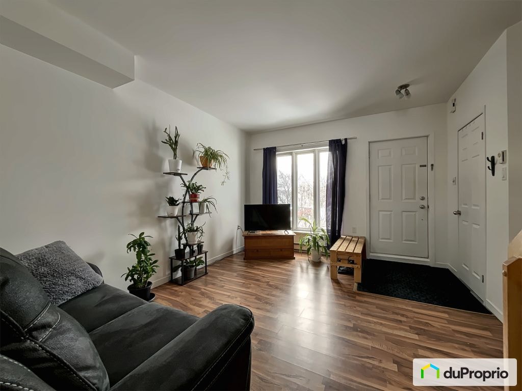$335,000 - Townhouse for sale in St-Emile — photo 2