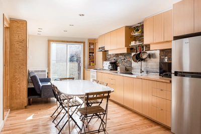 *1766 Rue Wolfe* $2100 Emplacement idéal à 5 minutes du parc Lafontaine, 7 minutes du métro Beaudry,...