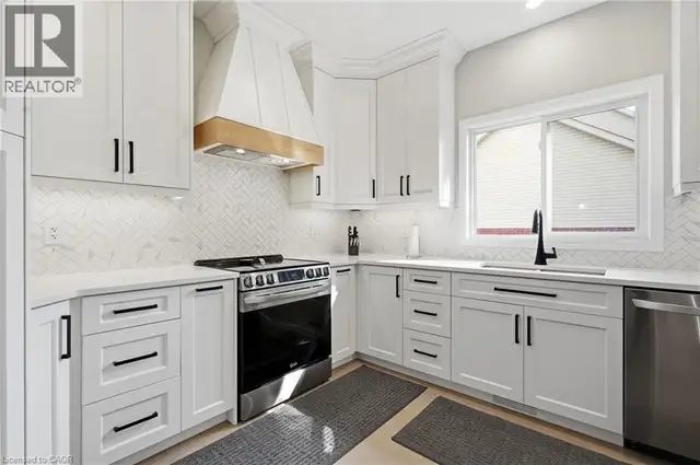 51 AUTUMN RIDGE Trail Kitchener, Ontario in Houses for Sale in Kitchener / Waterloo - Image 15