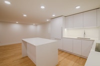 Renovated Akelius three bedroom apartment for rent. Located near Roslyn in the Westmount neighborhoo... (image 3)