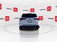 Thornhill Toyota Proudly Presents This White 2024 Toyota Highlander Hybrid with XLE AWD Package, Fea... (image 7)