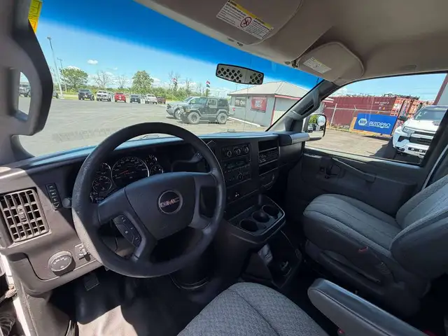 2017 GMC Savana5352715857382707218