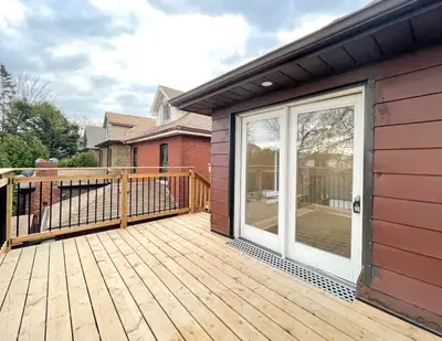 11 Grosvenor Avenue South