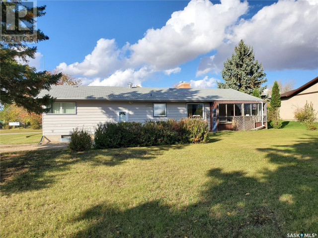 304 Stewart STREET Kamsack, Saskatchewan in Houses for Sale in Saskatoon - Image 2