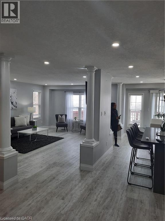 500 SNOWDROP Court Unit# Upper Kitchener, Ontario 4
