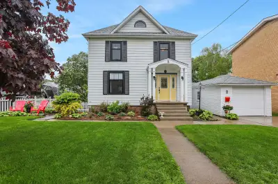 FOR SALE - CHARMING CHARACTER HOME IN THE HEART OF GRIMSBY … Nestled on a quiet street just steps fr...