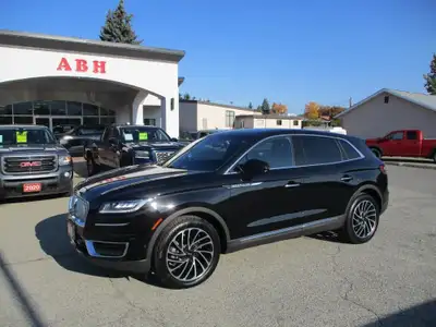 Experience true luxury in this 2019 Lincoln Nautilus Reserve AWD with only 43,269 km! Powered by a s...