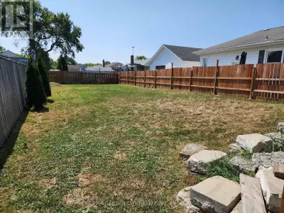 Severed building lot with services that are at the road and hydro on the lot .This 35ft x 90ft lot,...