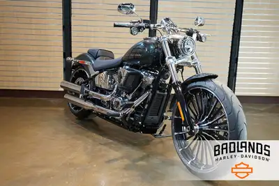 2026 Harley-Davidson BreakoutWhy Blend in When You Can Break Out?With 34 degrees of rake in the neck...