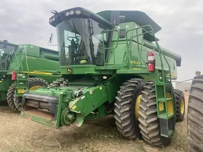 John Deere 13.5L 440HP, 3 Spd Hydro Drivetrain, Front Firestone 520/85R42 Duals, Rear Firestone 28L-...