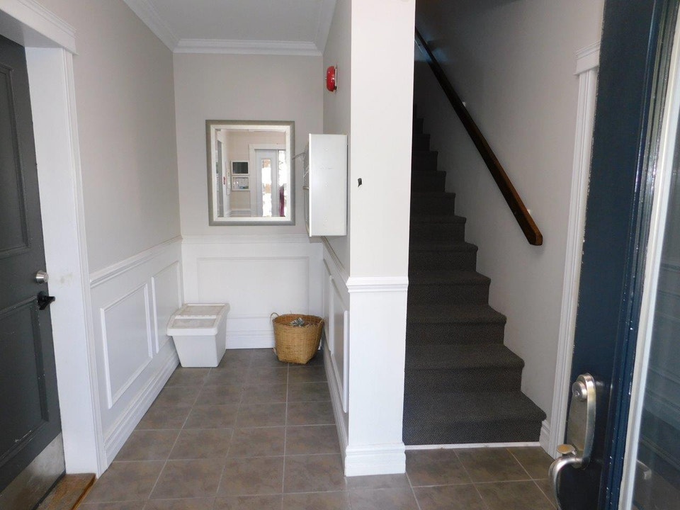 Beautiful renovated 2bed/2bath South-end Condo - VIDEO TOUR! 3