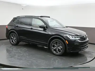 The 2022 Volkswagen Tiguan Comfortline R-Line 4Motion has received positive reviews for its solid bu...