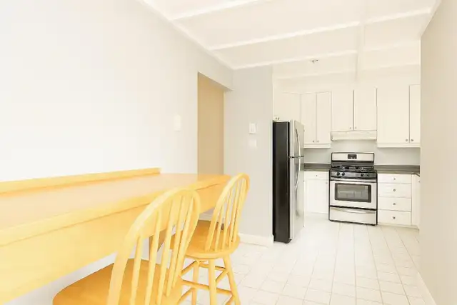 17-083 Spacious, Prime South End! Short walk to downtown Halifax in Long Term Rentals in City of Halifax - Image 6