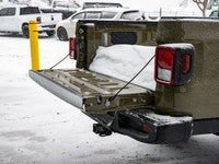 Welcome to 400 Chrysler Dodge Jeep Ram. The 2026 Jeep Gladiator is a brand new midsize pickup that b... (image 7)