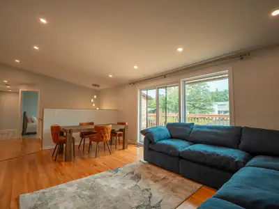 Book viewing TODAY. Room Rental for Female International Students – Near Algonquin College. If you’r...