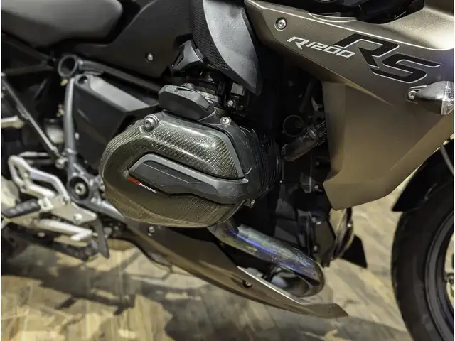 2018 BMW R 1200 RS // Frozen Bronze Metallic/Black Storm Metalli in Sport Bikes in Winnipeg - Image 7