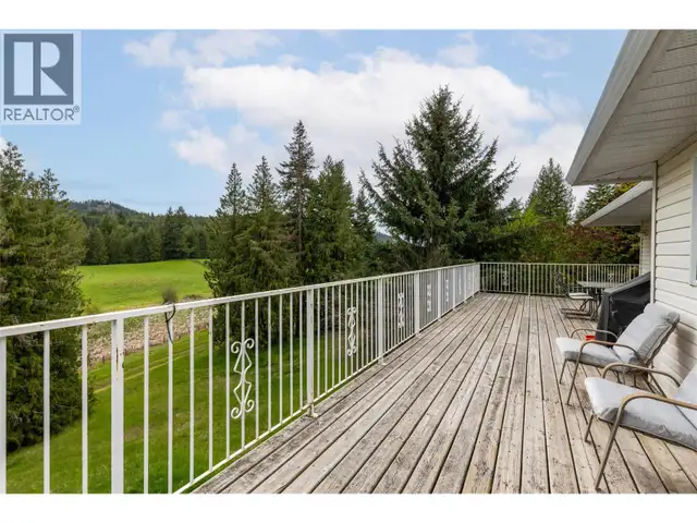 2240 97B Highway SE Salmon Arm, British Columbia in Houses for Sale in Kamloops - Image 28
