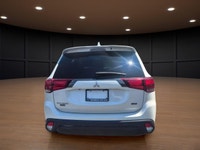 Price includes $1,000 finance credit. Price does not include fees or taxes. Experience the distingui... (image 5)