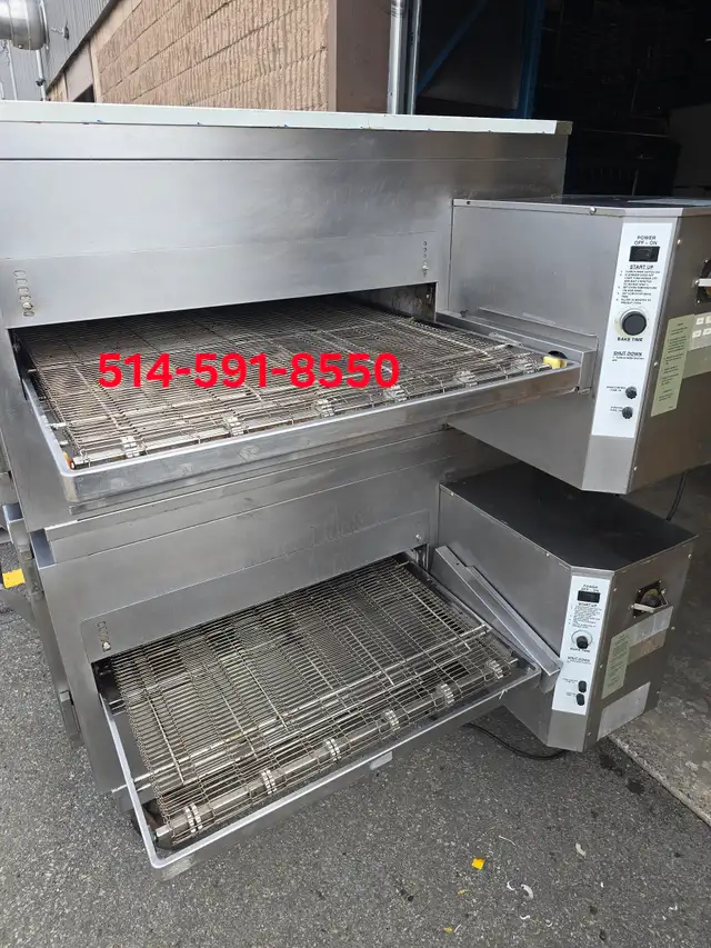 Lincoln Conveyor Pizza Oven / Four a Pizza Convoyeur in Industrial Kitchen Supplies in City of Toronto - Image 6