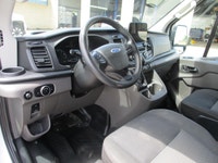 V6 , High Roof with long body style, auto ,air ,cruise, tilt ,pw ,pl,Nav with Bluetooth media radio.... (image 9)