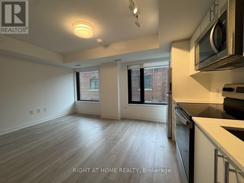 324 - 3 STRATHGOWAN AVENUE Toronto (Lawrence Park South), Ontari 3