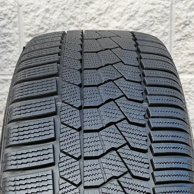 (98%) 4x Porsche Macan EV Electric 22" OEM Winter Wheels Package in Tires & Rims in City of Toronto - Image 10
