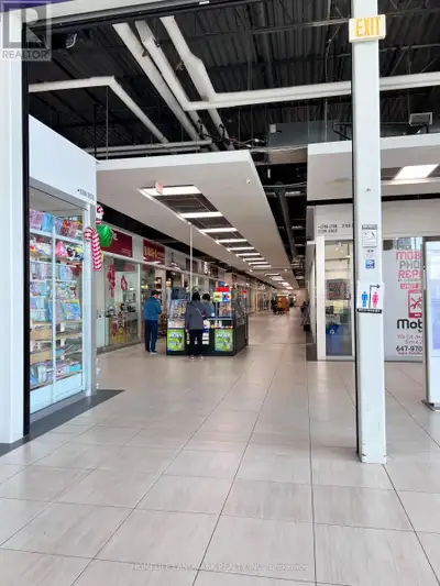 Great location in the heart of Markham, close to York University, Hwy 407 & Hwy 7, Go Train Station,...