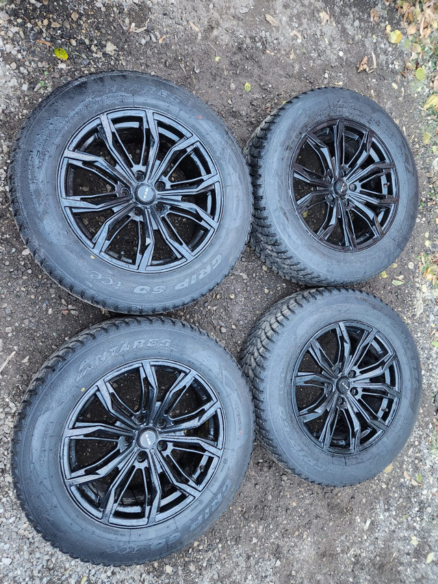 235 60 17 - RIMS AND TIRES - MERCEDES - LIKE NEW - WINTER in Tires & Rims in Kitchener / Waterloo