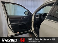 -AWD -Mag Wheels -Fog Lights -Roof Rack -Hood Deflector -Navigation -Memory Seats -Leather Seats -He... (image 8)