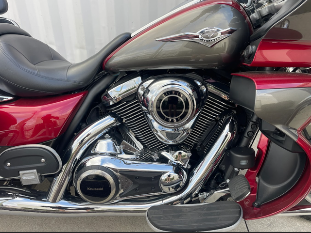 2018 KAWASAKI VULCAN 1700 VOYAGER - RED! in Street, Cruisers & Choppers in Saskatoon - Image 7