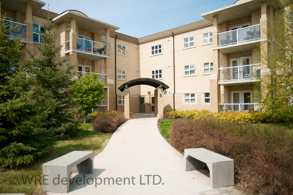 Dawson Trail Apartments 55+ and Loving it in St. Vital! Long Term