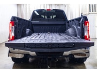 **ONE OWNER - ACCIDENT FREE** 185,810 KM This 2018 Ford F-450 4x4 Crew Cab Lariat Dually is powered... (image 9)