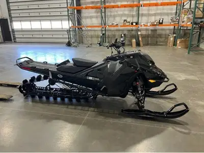 APPLY NOW: https://www.ridecollective.ca/get-pre-approved 2025 SKIDOO SUMMIT X W/ EXPERT PACKAGE 165...