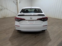 No Accidents, Locally Owned Vehicle, Service Records Available! The 2024 Honda Civic Si Sedan in a c... (image 5)