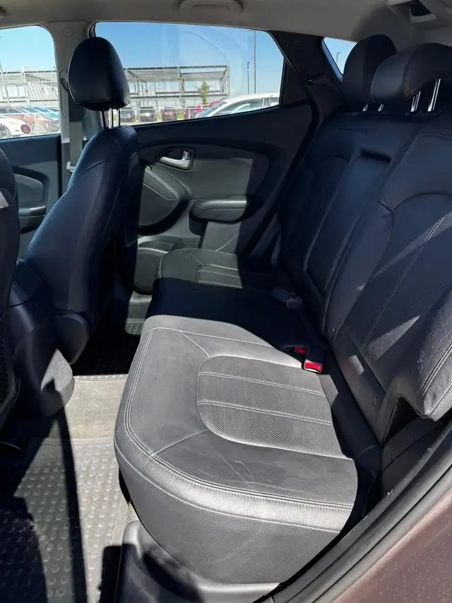 2012 Hyundai Tucson Limited AWD :: Automatic Transmission in Cars & Trucks in Calgary - Image 10