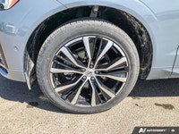 Wireless Phone Connectivity, Window Grid Diversity Antenna, Wheels: 19 5-V Spoke Black Diamond Cut A... (image 9)
