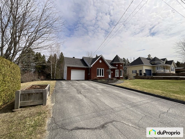 $410,000 - Bungalow for sale in Nantes — photo 1