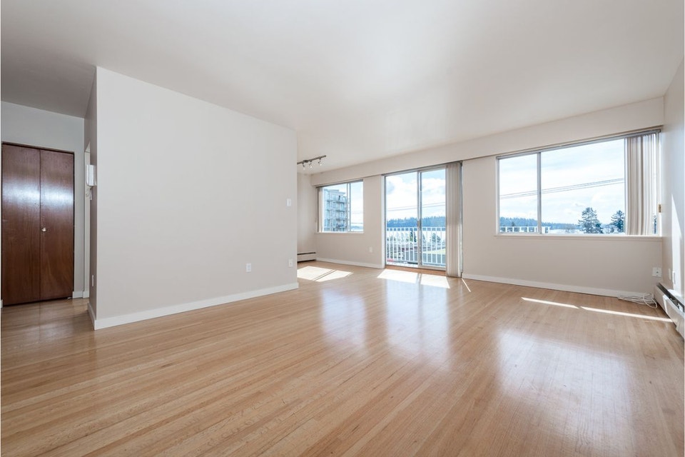 Hollyhill Towers - 2 Bedroom available at 1665 Duchess Ave, West 3