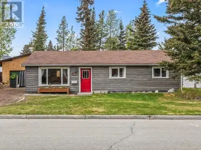 OPEN HOUSE SATURDAY & TUESDAY! Welcome to the perfect blend of comfort and style in this stunning on...