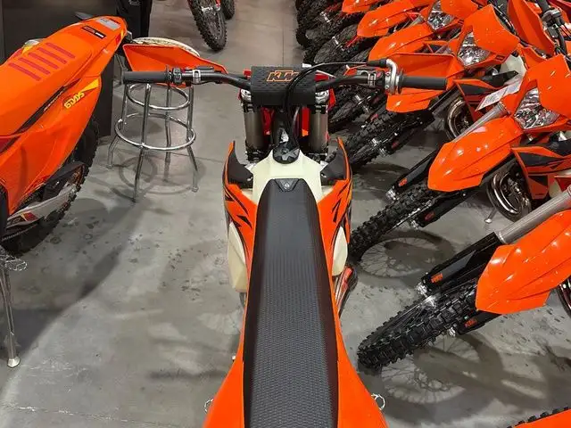 2026 KTM XC 250 in Dirt Bikes & Motocross in Calgary - Image 12